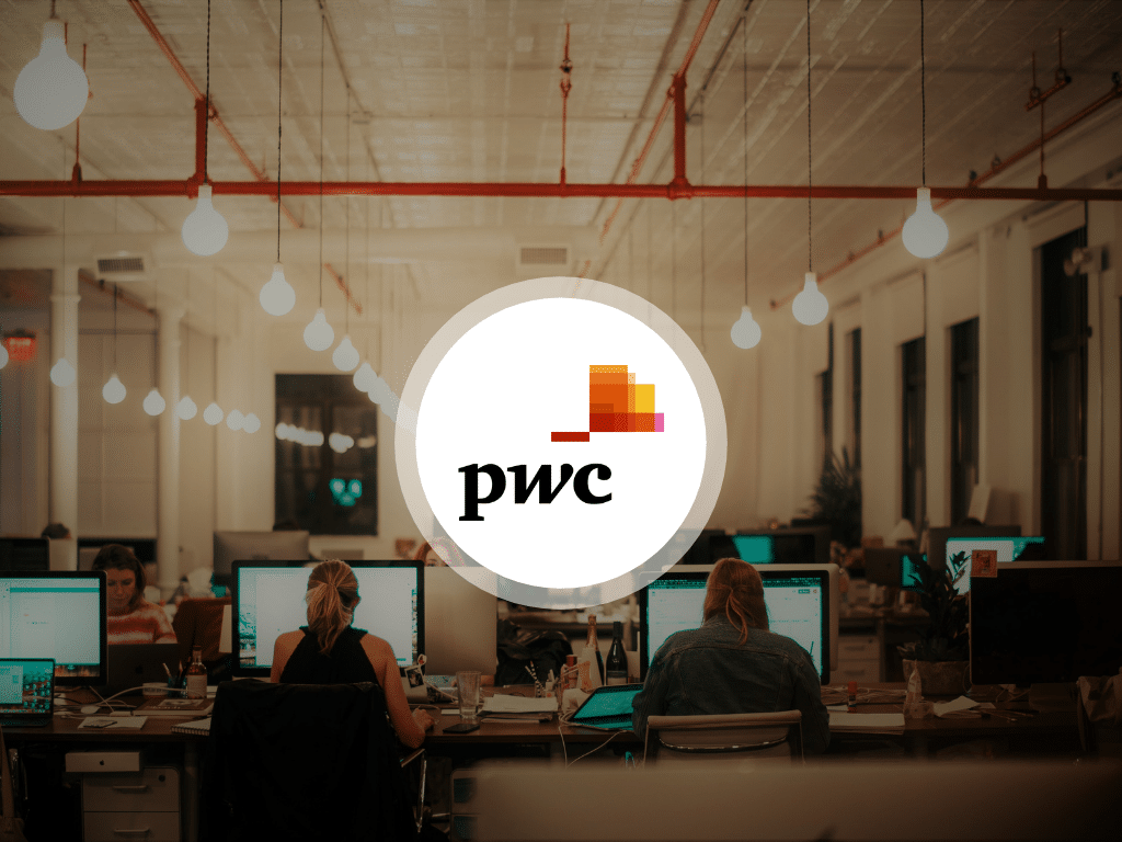 Logo de pwc pour témoignage client chatbot